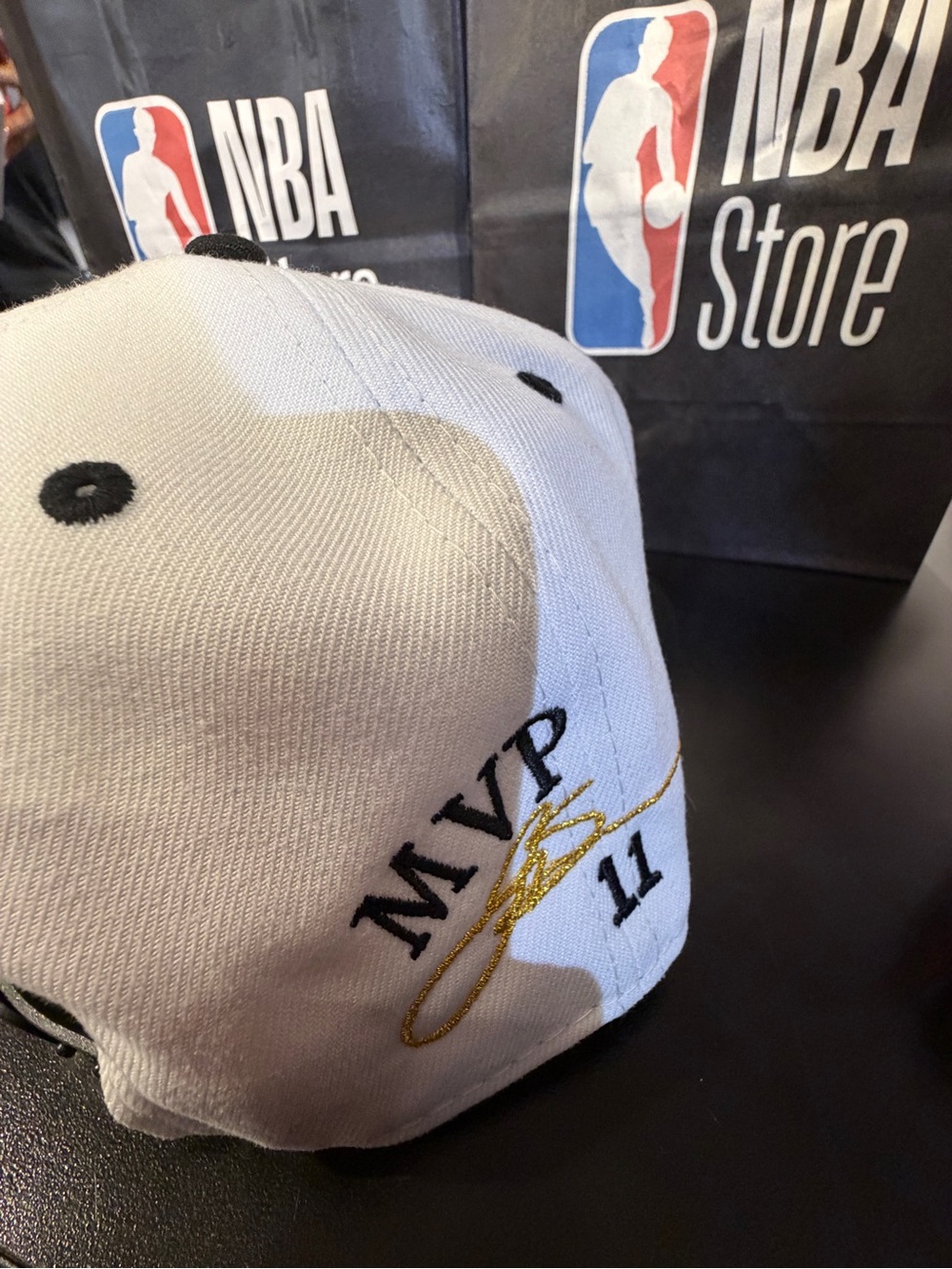 New York Knicks NBA Champions White&Black Snapback Hat NYC NBA STORE EXCLUSIVE. - Picture 8 of 8